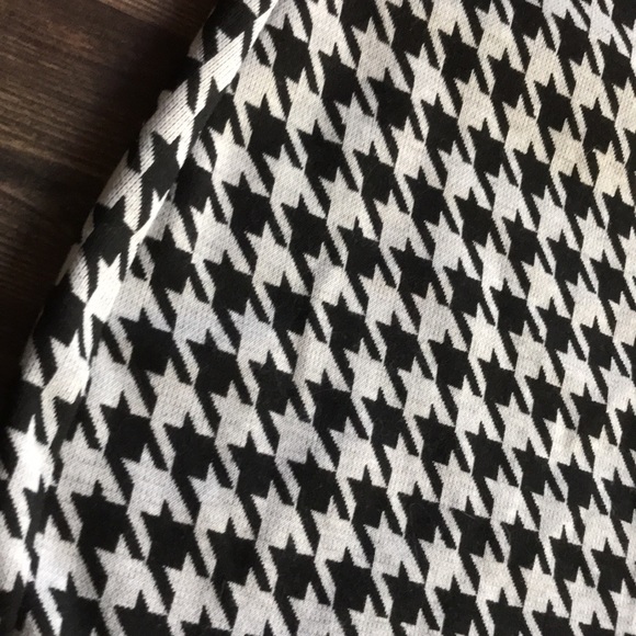 Black and grey skirt - Picture 2 of 3